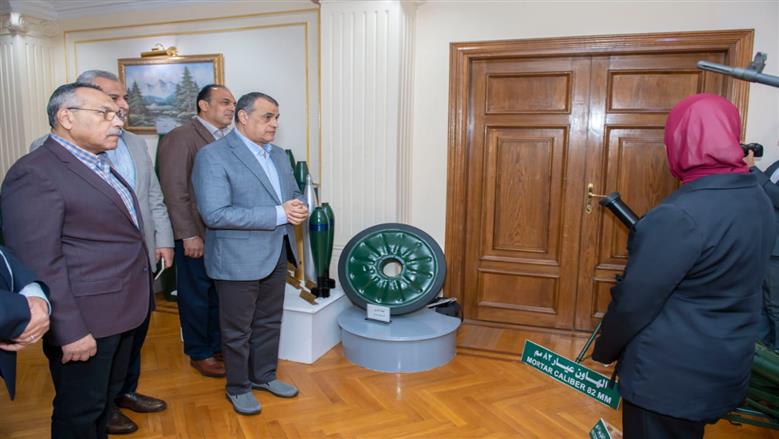 وزير الإنتاج الحربي يتفقد العملية الإنتاجية في مصنع 200 الحربي