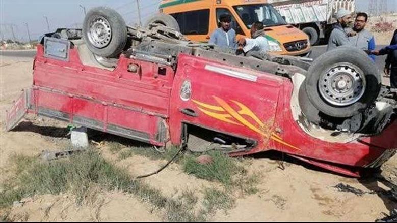 إصابة 14 عاملا في انقلاب سيارة على طريق القاهرة/ الفيوم