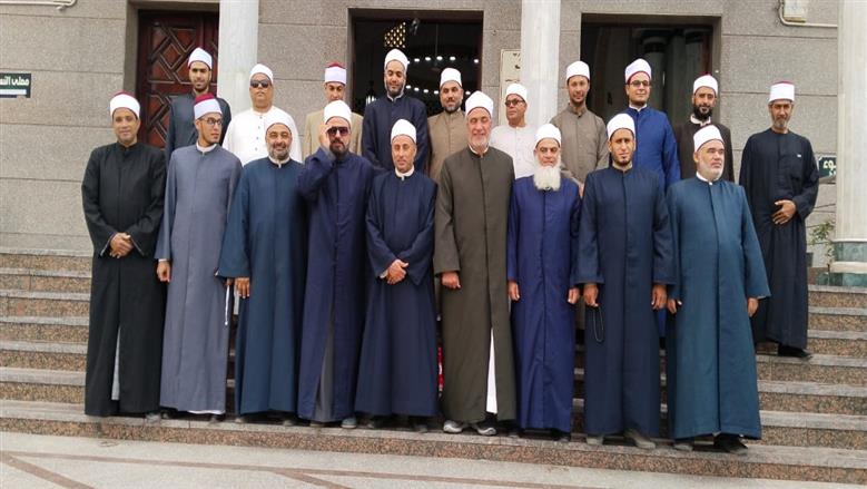 خلال إنطلاق فعاليات القافلة الدعوية الوزارية من وزارة الأوقاف بمسجد التنعيم بمطروح