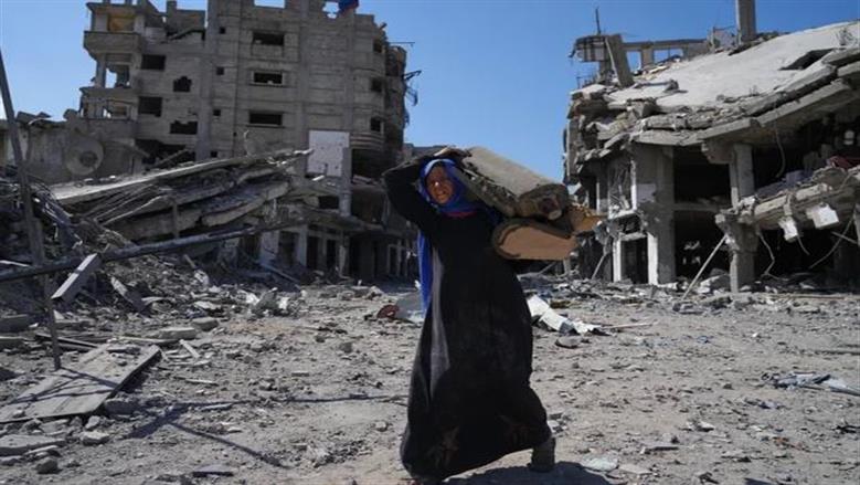 يبحثون بين الأنقاض عن جثث أحبائهم.. ماذا وجد الفلسطينيون بعد العودة إلى غزة؟