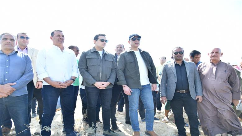 محافظ الفيوم يشارك الصيادين فرحتهم بافتتاح موسم الصيد في بحيرة قارون