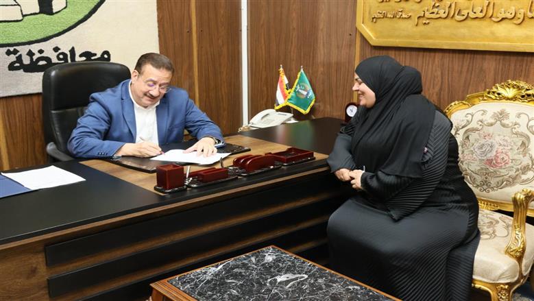 محافظ المنوفية يلتقي المواطنين 