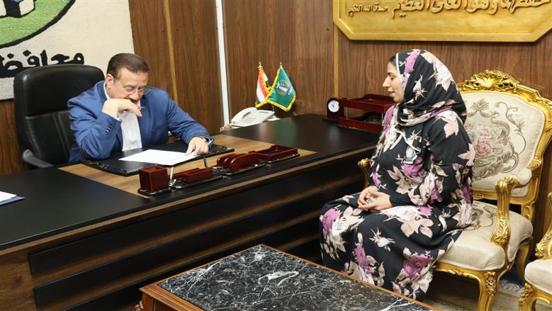 محافظ المنوفية يلتقي المواطنين 