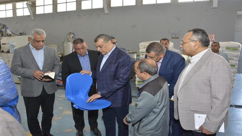 وزير الإنتاج الحربي في جولة مفاجئة اليوم