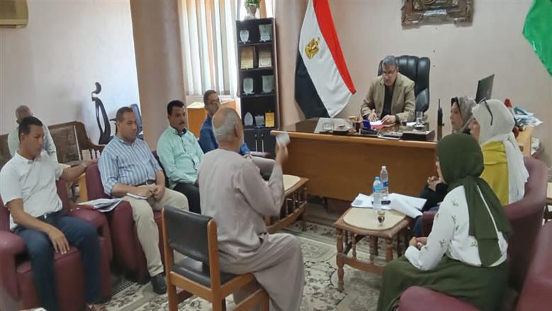 السكرتير المساعد السكرتير العام يستمع لشكاوى المواطنين