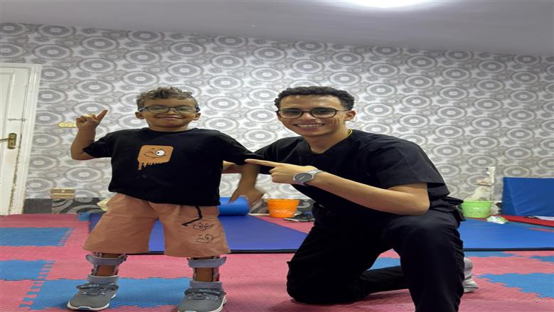 الدكتور يوسف محمد والطفل مهاب