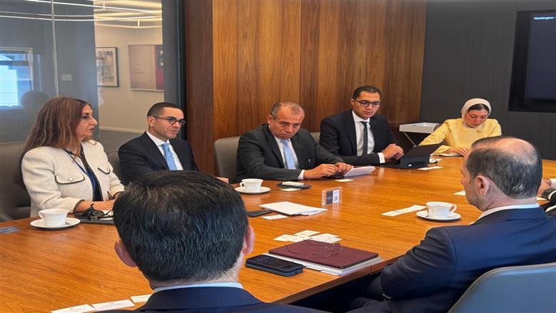 وزير الاستثمار والتجارة الخارجية يلتقي نائب رئيس مجلس إدارة شركة جي بي مورجان تشيس خلال زيارته إلى الولايات المتحدة