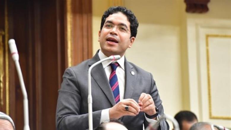 نائب يعترض على المادة 105 بـ«الإجراءات الجنائية» ويطالب «جبالي» بإبداء رأيه من قاعة المجلس