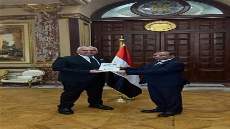 سيف زاهر