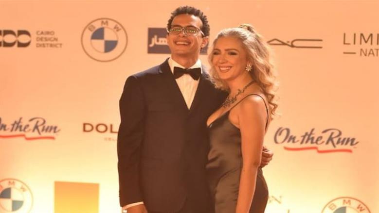 من هي زوجة طه دسوقي؟.. خطفت الأنظار في مهرجان الجونة السينمائي