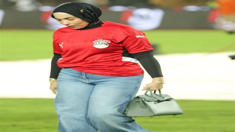 سعر حجاب زوجة محمد صلاح.. من براند مصري