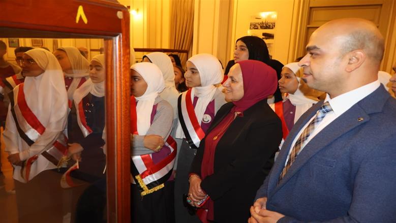 جولة مديرية التعليم داخل متحف البريد