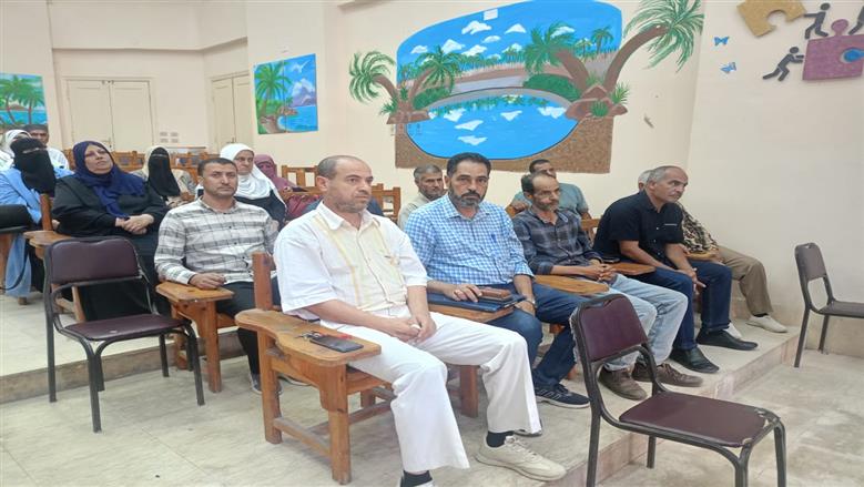 خلال فعاليات لقاء وكيل وزارة التربية والتعليم بمطروح مع مديرية المدارس الابتدائية بمديرية تعليم مطروح