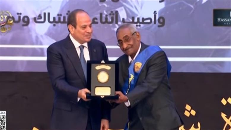 كرم الرئيس السيسي عدد من أبطال حرب أكتوبر