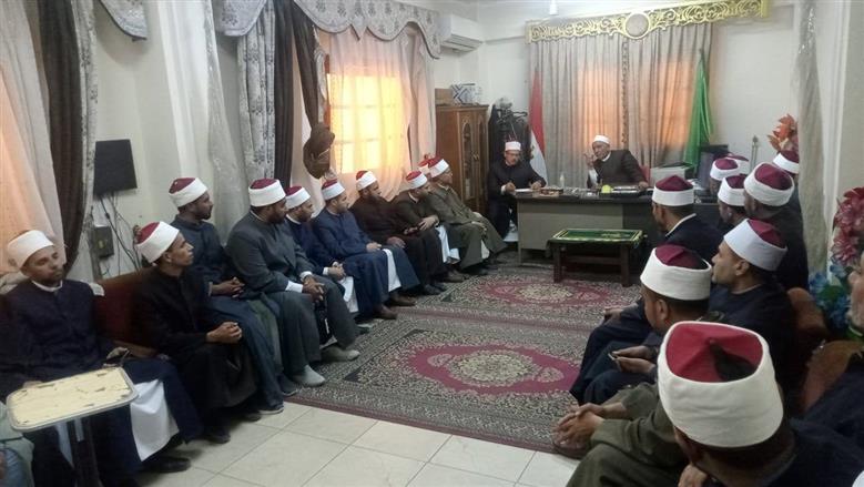 مدير أوقاف الفيوم يوجه الأئمة بالتصدي للفكر المتطرف