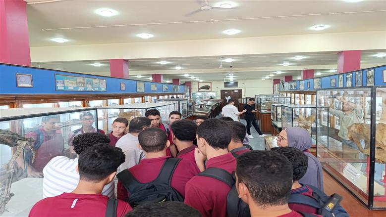 رحلة تعليمية لطلاب معهد الكوزن المصري الياباني إلى المتحف الجيولوجي