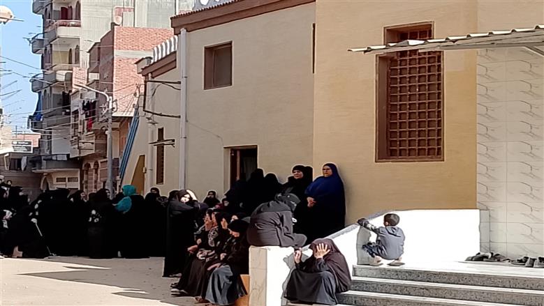 تشييع جثمان طالب الدقهلية بعد مقتله بضربة «مفك» من زميله