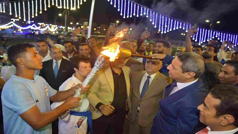 ايقاد شعلة النصر بالسويس