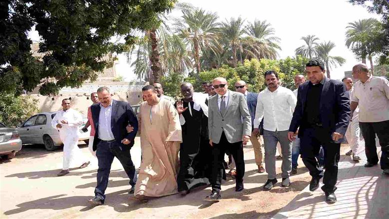 محافظ الأقصر يوجه برفع كفاءة صالة الألعاب الرياضية بمركز شباب منشية النوبة
