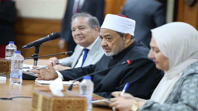 شيخ الأزهر يحاضر وفد مجلس الكنائس العالمي حول وسطية الإسلام وأهمية الحوار بين الأديان