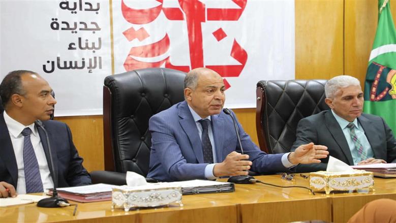 محافظ المنيا: عرض فعاليات افتتاح المتحف المصري الكبير في الميادين العامة