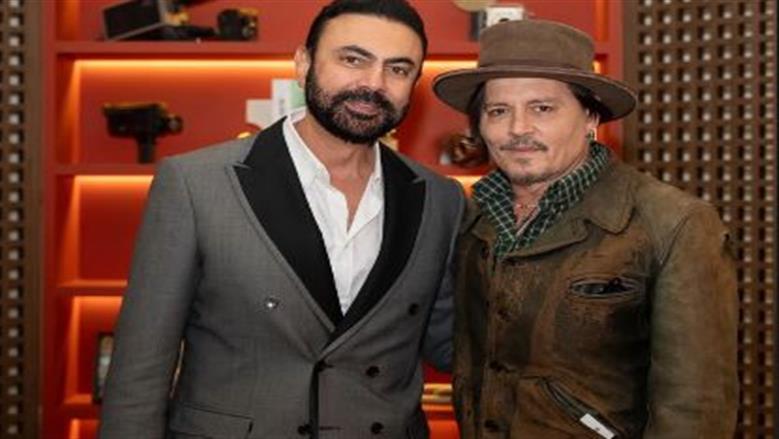محمد كريم يثير الجدل بصورة مع جوني ديب قبل ختام مهرجان الجونة