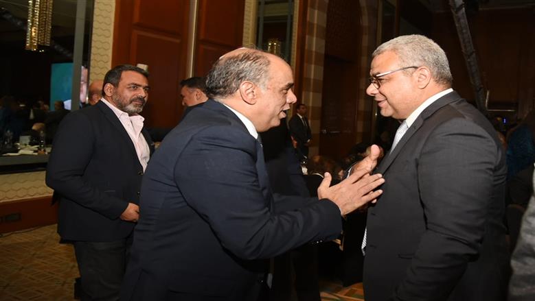 د. أحمد محمود رئيس مجلس إدارة مؤسسة الوطن ومصطفى عمار رئيس تحرير جريدة الوطن يشاركان في احتفالية «مئوية روزاليوسف»