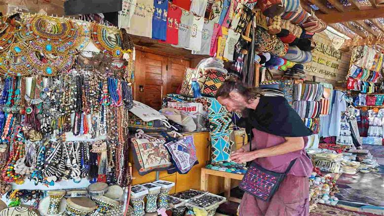 إقبال السياح على معبد أبو سمبل.. جمال أبدي وذكريات لا تُنسى