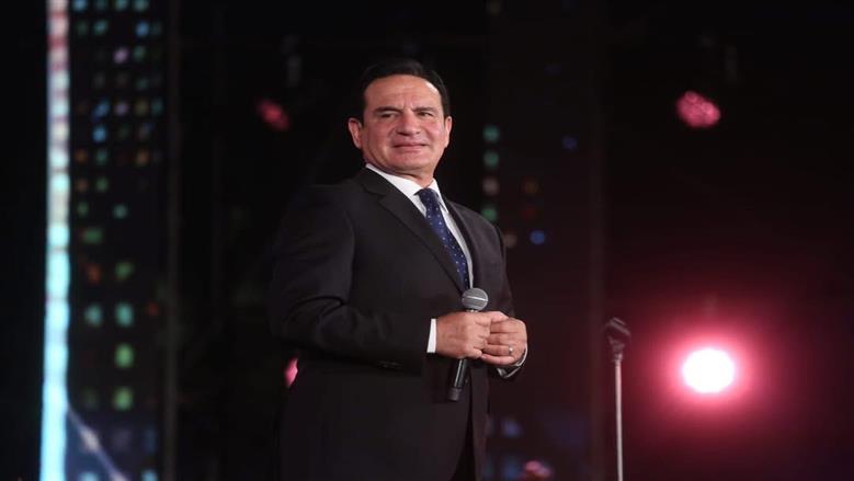 محمد ثروت يتألق بأغنية «قارئة الفنجان» لعبدالحليم حافظ في مهرجان الموسيقى العربية