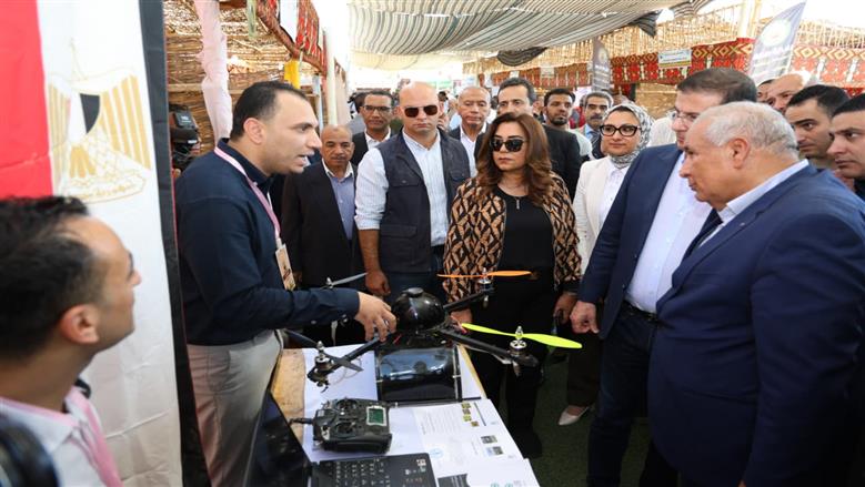 جولة وزيرا الزراعة والتنمية المحلية