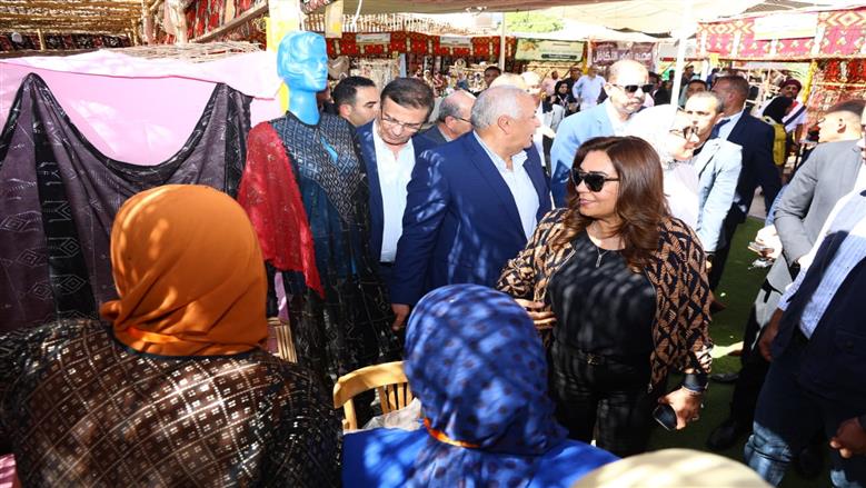 جولة وزيرا الزراعة والتنمية المحلية