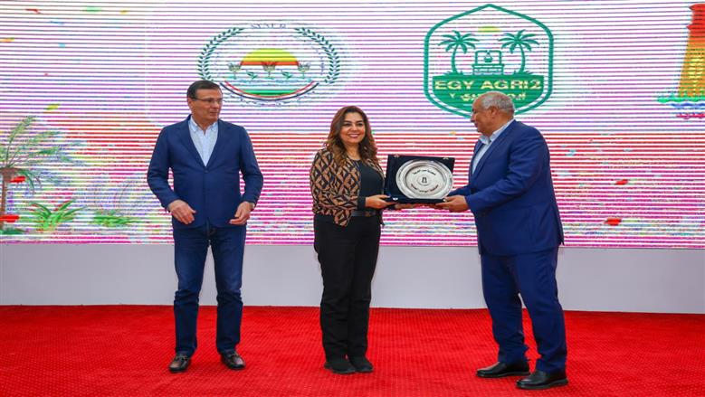 جولة وزيرا الزراعة والتنمية المحلية