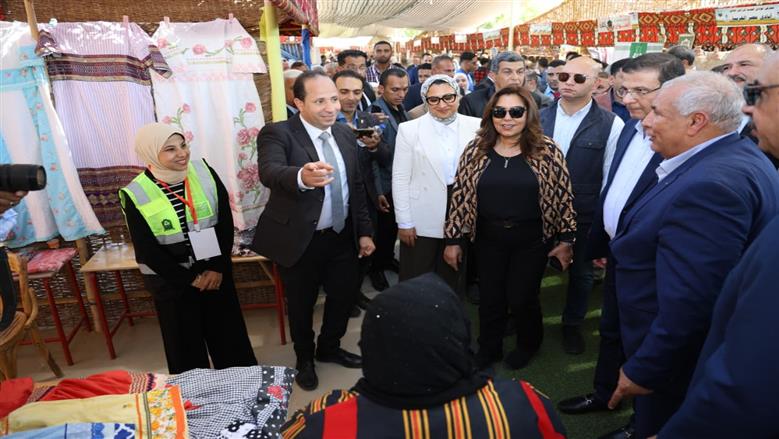 جولة وزيرا الزراعة والتنمية المحلية