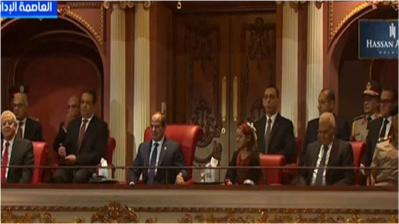 الرئيس السيسي مع الطفلة ريتاج