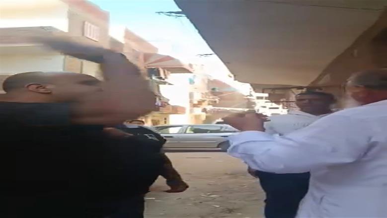 محامي السويس يتبنون قضية المسن المعتدى عليه بحي الجناين تعاطفاً مع ما تعرض له من اهانة .