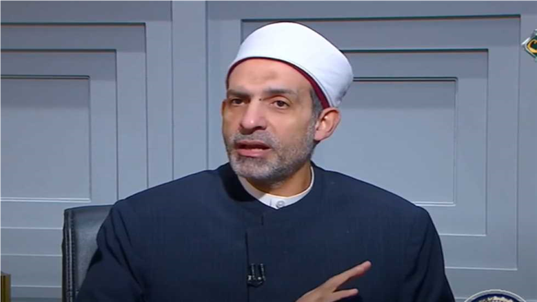 دار الإفتاء: رمي القمامة من السيارة «حرام شرعا» ويعد إيذاء للآخرين