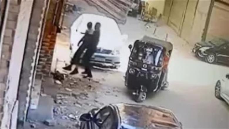 تفاصيل صادمة في واقعة مقتل سيدة وأطفالها الثلاثة.. تمثيل الجريمة والتحفظ على المادة الكاوية