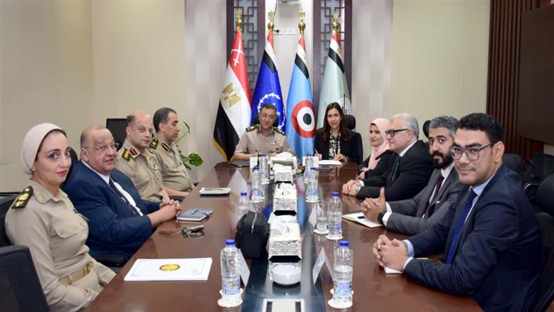 «الخدمات الطبية» توقع بروتوكولي تعاون مع «طب القاهرة» والتأمين الصحي الشامل