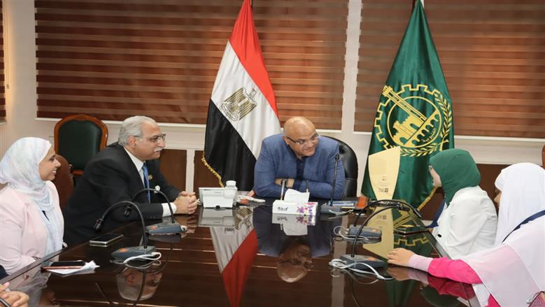 تكريم ابنتا القليوبية الفائزتين بتحدي القراءة 