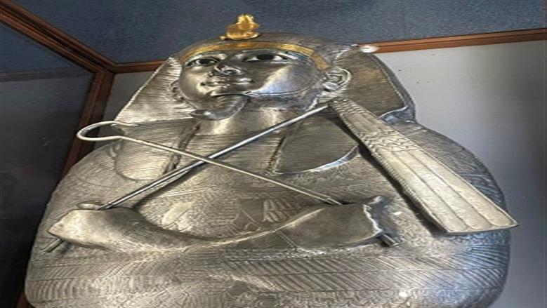 قصة تابوت الملك الفضي في المتحف المصري الكبير.. أبرز المقتنيات التاريخية 