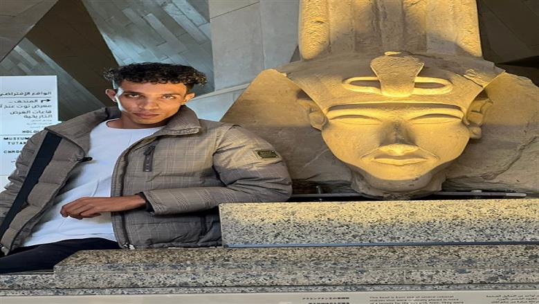 إخناتون يعود للحياة في صورة شاب.. «يوسف» شبيه طبق الأصل من الفرعون المصري