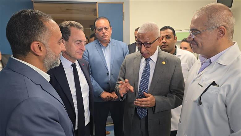 محافظ شمال سيناء يستقبل السفير الفرنسي ويزور مستشفي العريش 