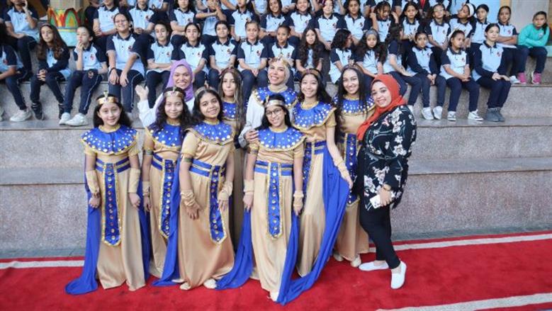 طلاب «رواد المستقبل» في محاكاة لافتتاح المتحف المصري