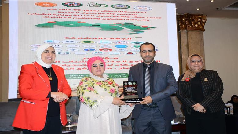 مدير المؤشر العالمي للفتوى: التطبيقات الإلكترونية تهدد العقيدة.. وتعيد تشكيل وعي الشباب