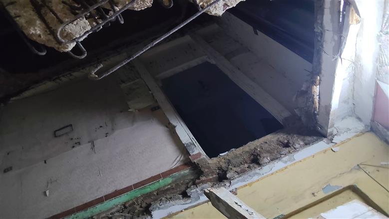  مصرع فتاة ووالدتها وإصابة الجدة في انهيار منزل بالإسكندرية 