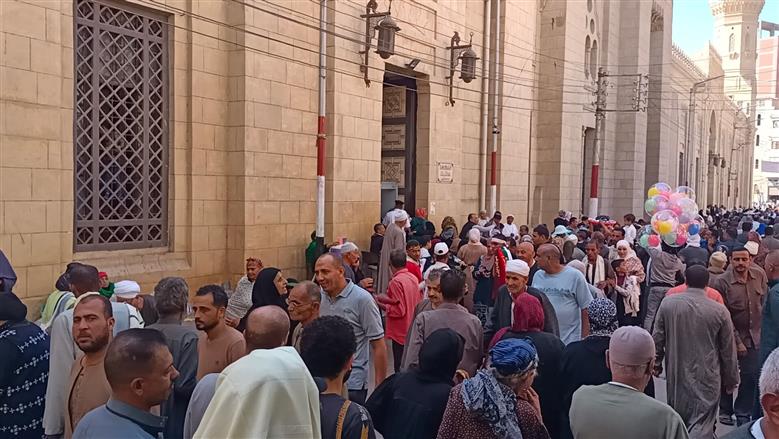 أجواء روحانية مميزة.. مولد إبراهيم الدسوقي يجذب آلاف الزوار من داخل مصر وخارجها
