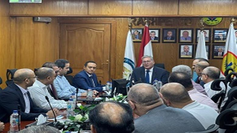 خلال الاجتماع
