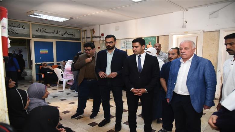 نائب محافظ مطروح يتابع فعاليات القافلة الطبية لطب وجراحة العيون في مستشفى مطروح العام