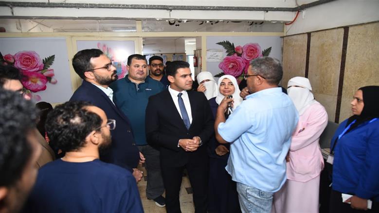 إقبال على قافلة جراحة العيون المجانية بمستشفى مطروح العام