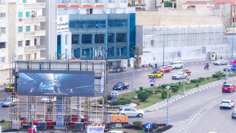 شاشات العرض في شوارع الإسكندرية